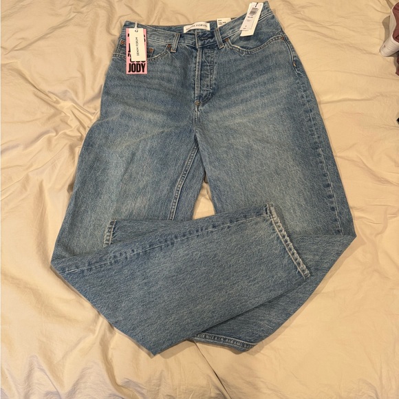 Aritzia Denim Forum The '80s Jody Hi-rise Baggy Taper Jean NWT - Picture 4 of 8